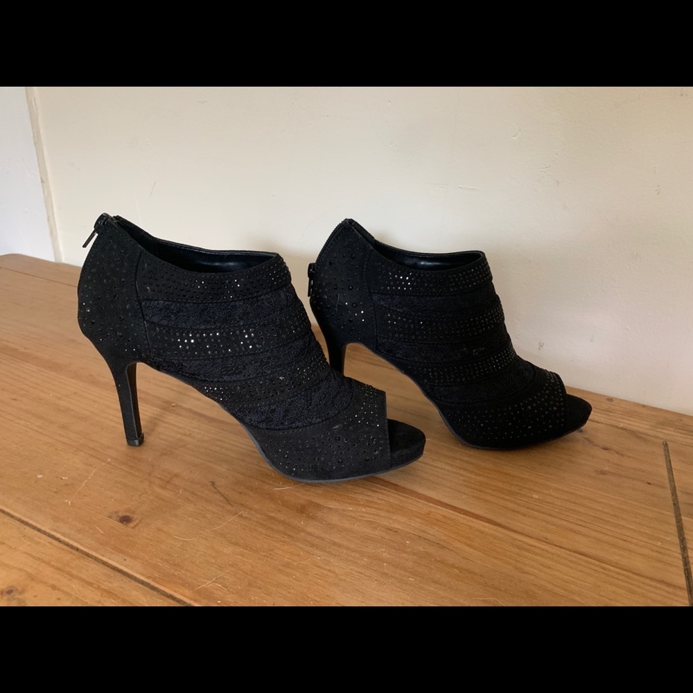 Fancy black heels